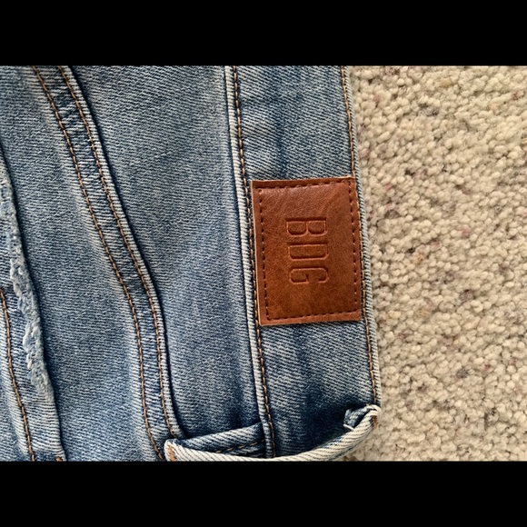 light wash comfortable bdg jeans - Picture 4 of 5